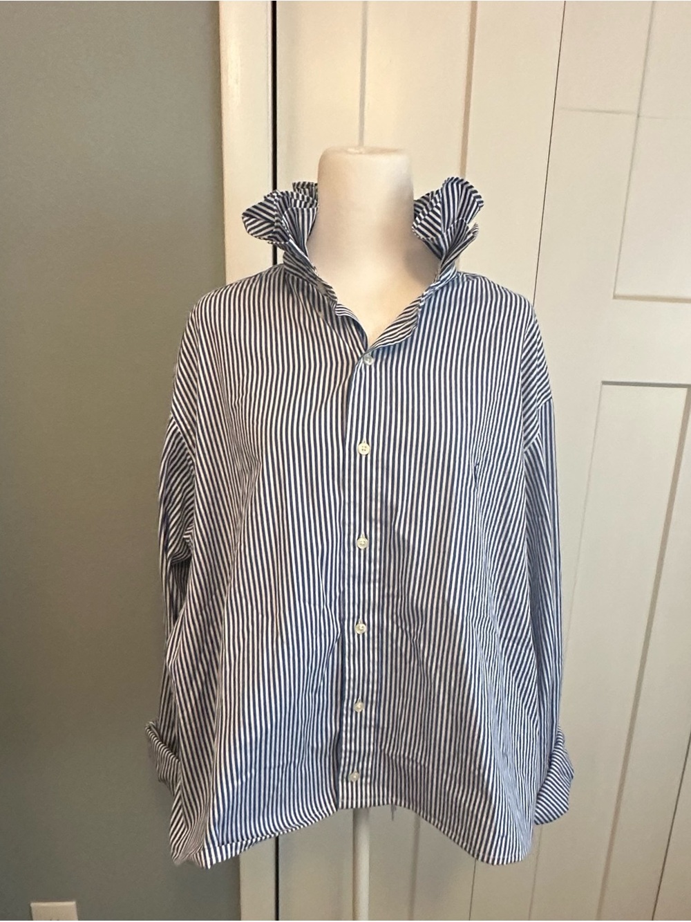 Women - Upcycled (reworked) men’s shirt with ruffled collar Ralph lauren